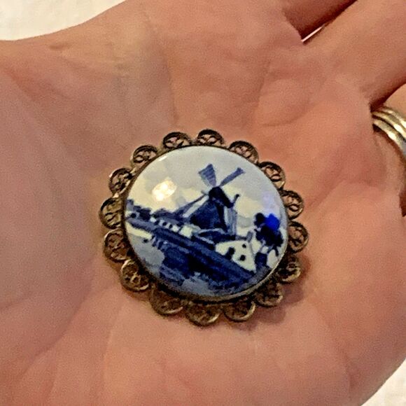 Vintage Signed Delft Blue Windmill Brooch Porcelain Scenic Pin Holland - Picture 6 of 6